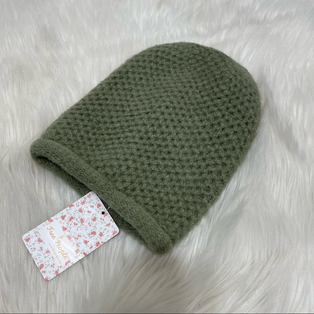 Free People Dreamland Knit Beanie Olive One Size Soft Warm Style ACCFP1220 NWT - Picture 4 of 9